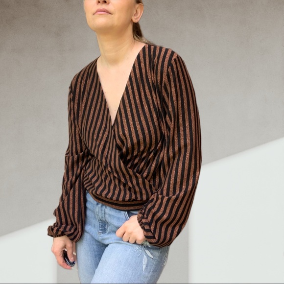 Gold stripe sparkle blouse MEDIUM - Picture 2 of 9